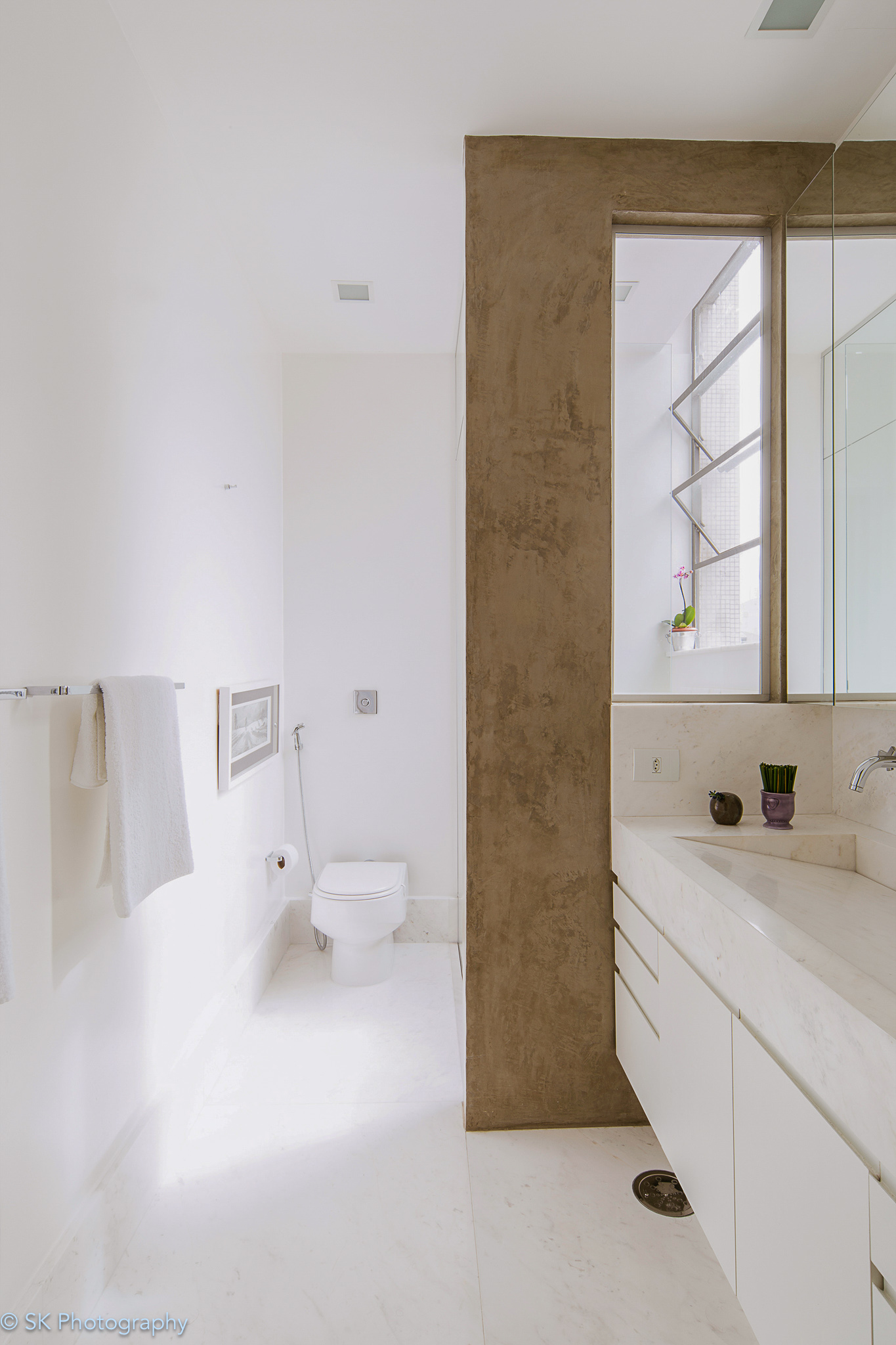 Residential real estate interior and exterior photography in Chapel Hill, Carrboro, Durham and Raleigh by Sokol Kokoshi